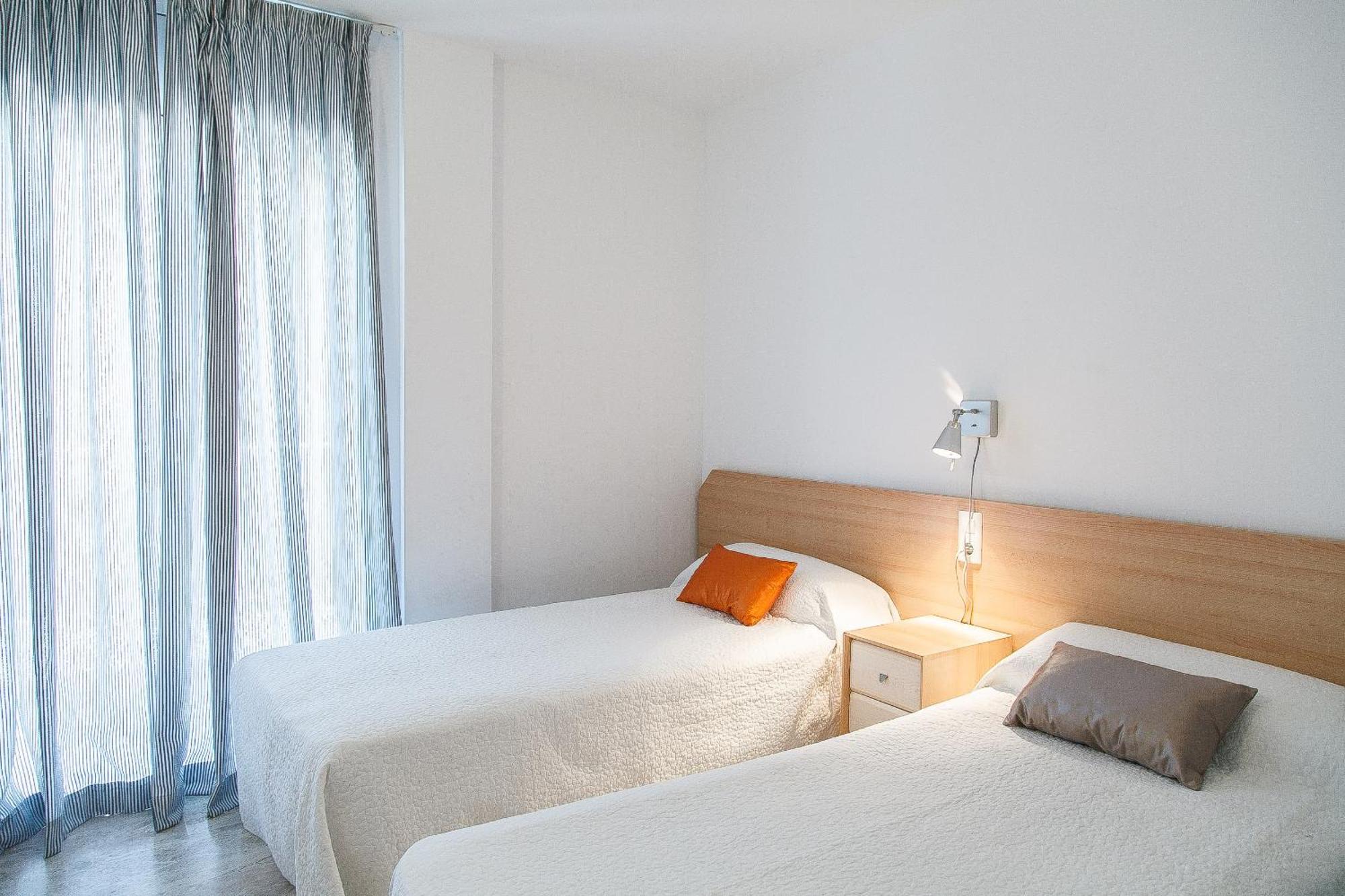Uhc Ventura Park Apartments 살루 객실 사진